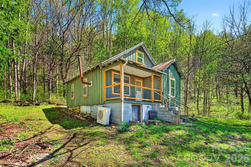 488 Cad Campbell Road Bakersville, NC 28705