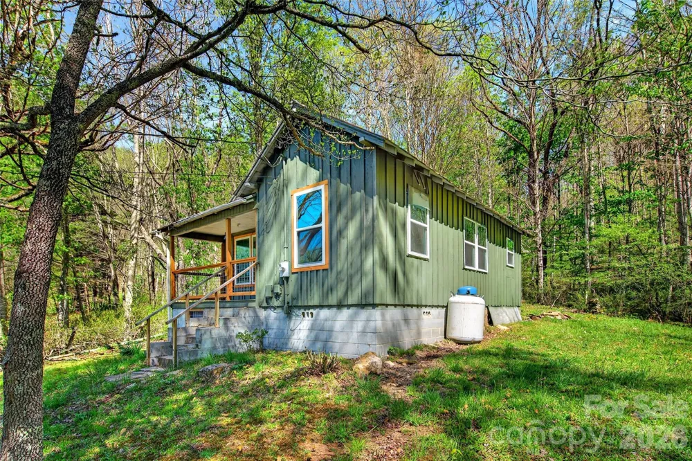 488 Cad Campbell Road Bakersville, NC 28705