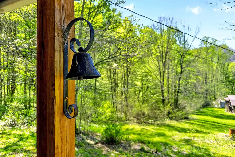 488 Cad Campbell Road Bakersville, NC 28705