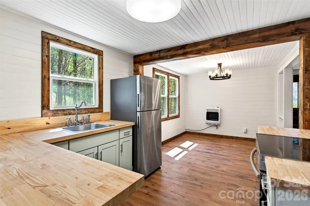 488 Cad Campbell Road Bakersville, NC 28705