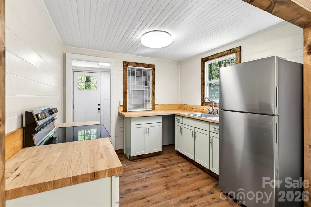 488 Cad Campbell Road Bakersville, NC 28705