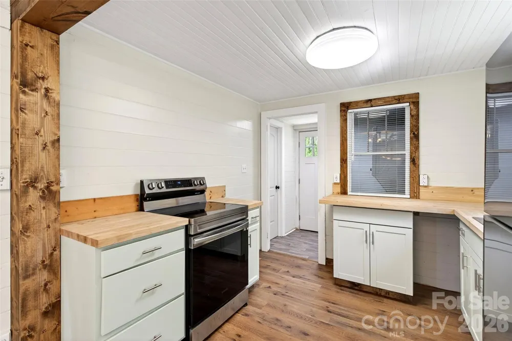 488 Cad Campbell Road Bakersville, NC 28705