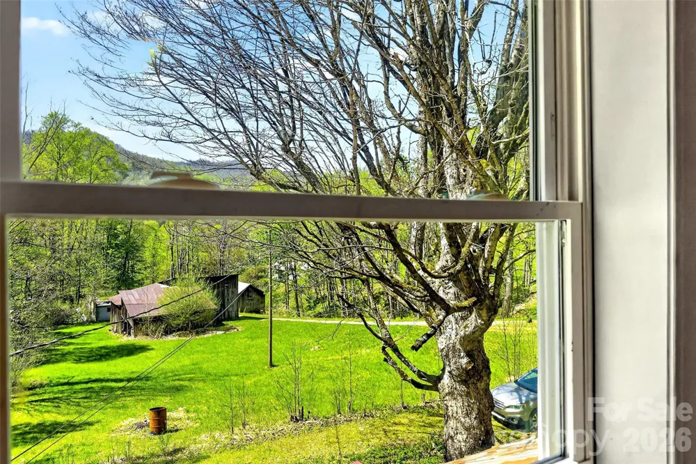 488 Cad Campbell Road Bakersville, NC 28705