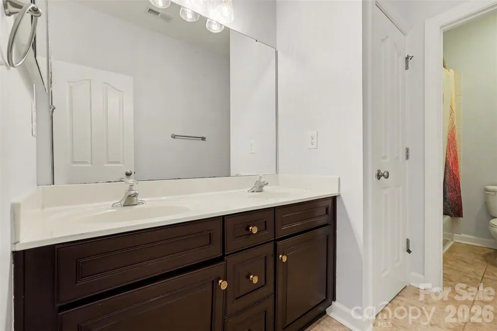 2400 River Oaks Drive Waxhaw, NC 28173