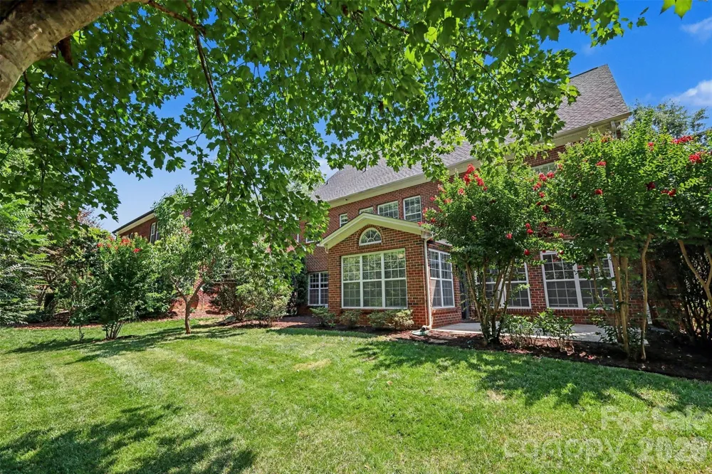2400 River Oaks Drive Waxhaw, NC 28173