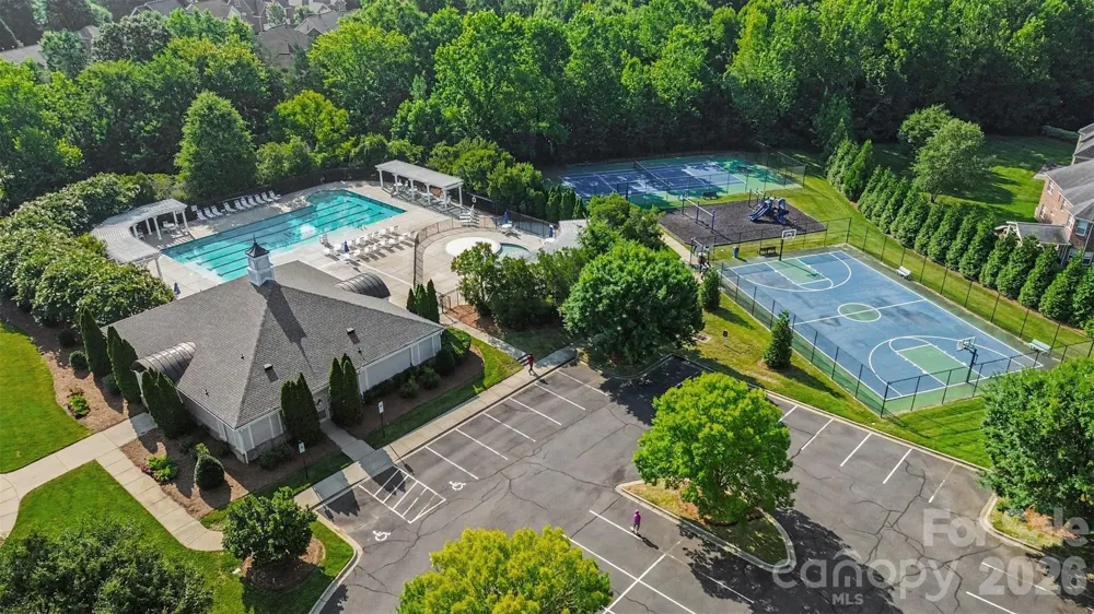 2400 River Oaks Drive Waxhaw, NC 28173
