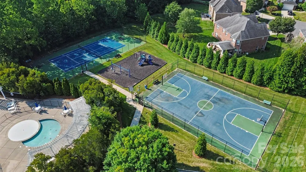 2400 River Oaks Drive Waxhaw, NC 28173