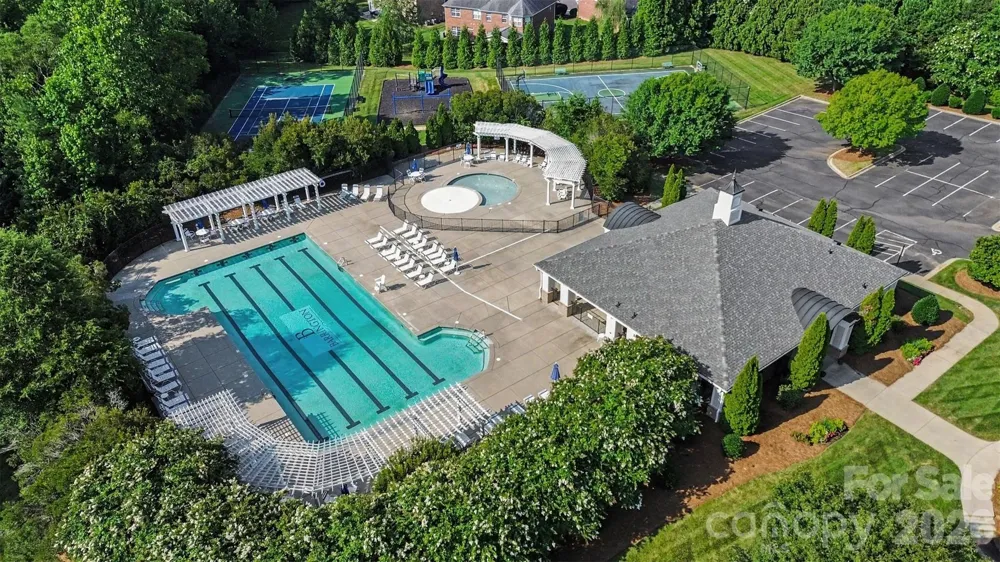 2400 River Oaks Drive Waxhaw, NC 28173
