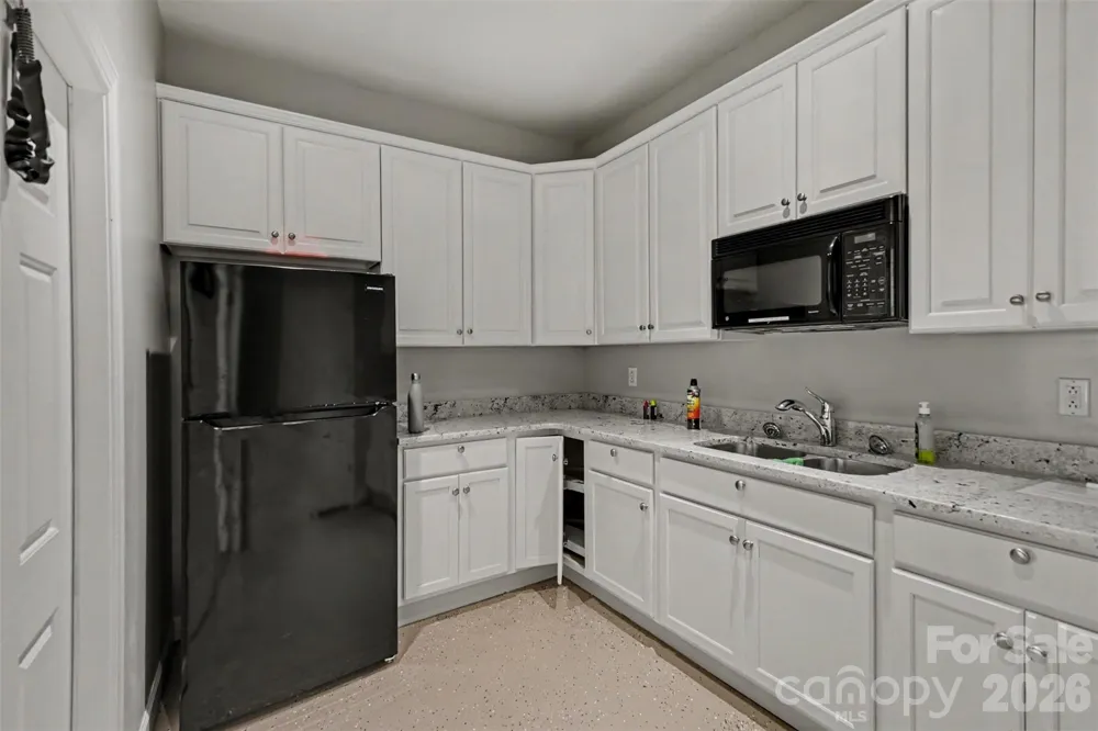 2400 River Oaks Drive Waxhaw, NC 28173