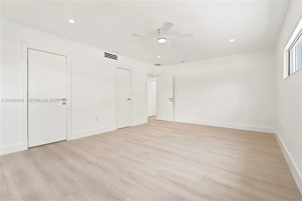 260 Sunrise Dr #E Key Biscayne, FL 33149