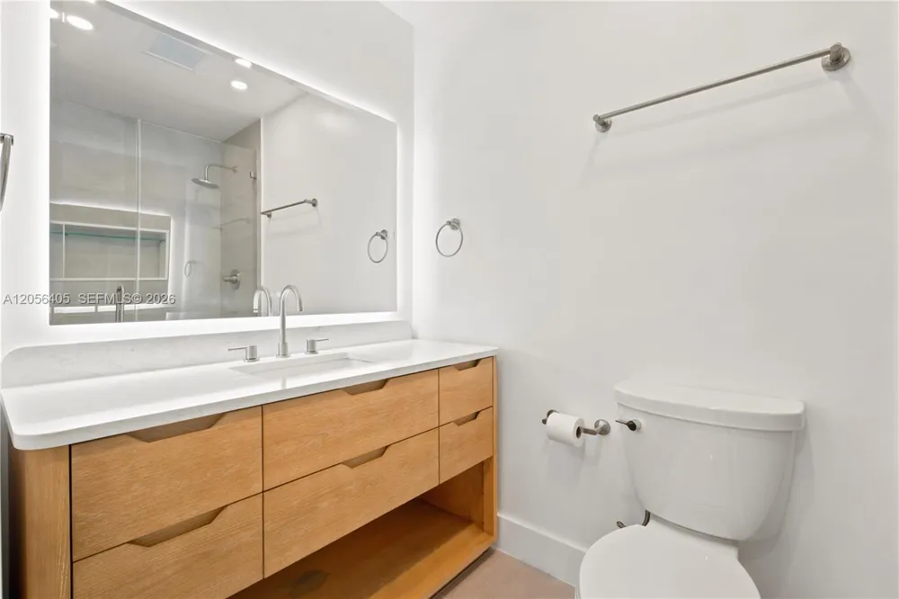 260 Sunrise Dr #E Key Biscayne, FL 33149