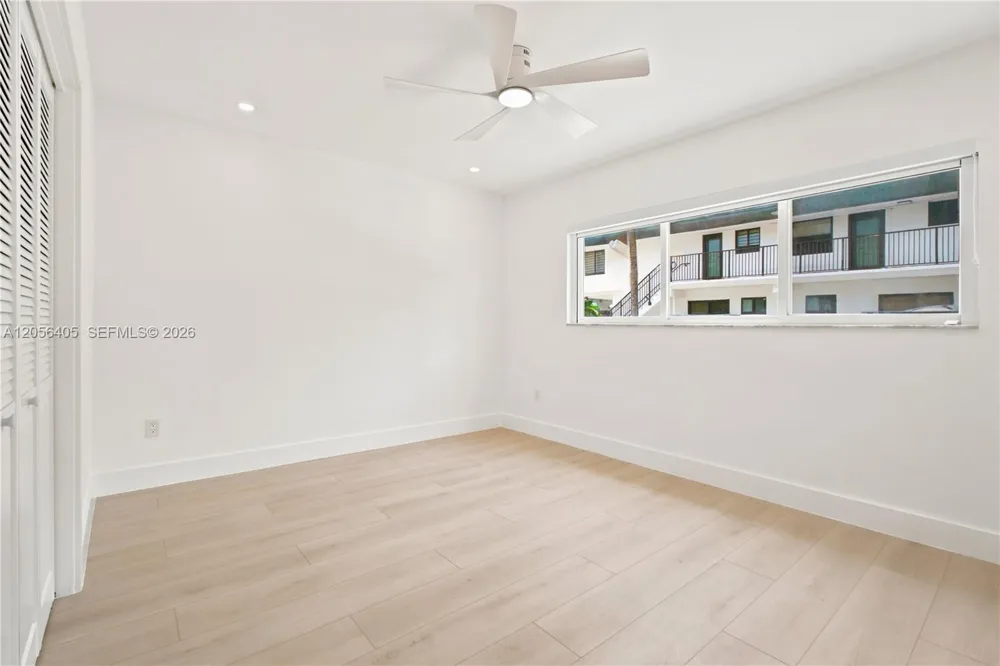 260 Sunrise Dr #E Key Biscayne, FL 33149