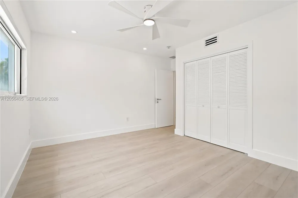 260 Sunrise Dr #E Key Biscayne, FL 33149