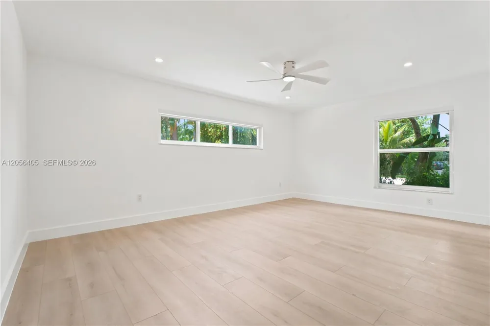 260 Sunrise Dr #E Key Biscayne, FL 33149