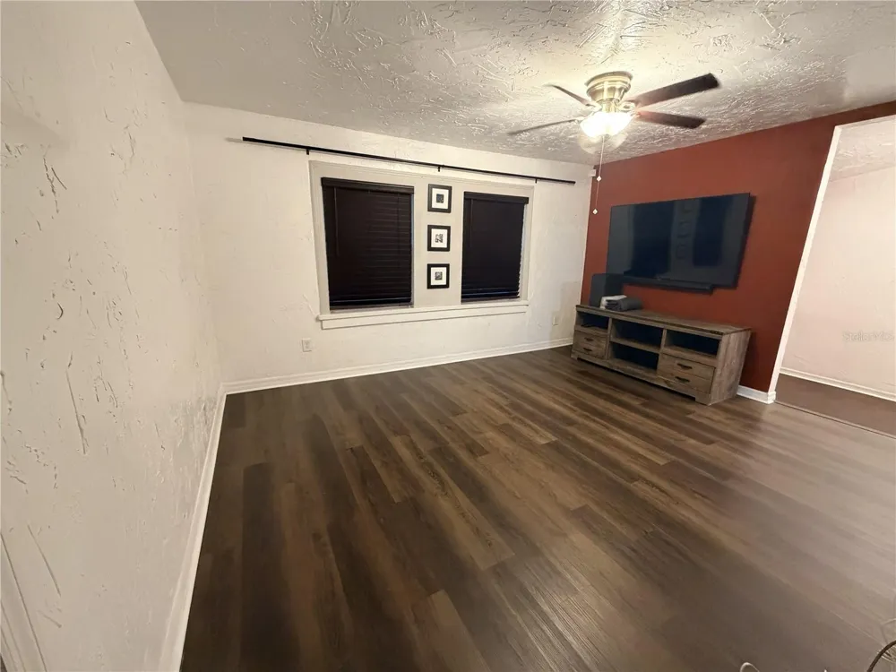 1707 W COMANCHE AVENUE Tampa, FL 33603