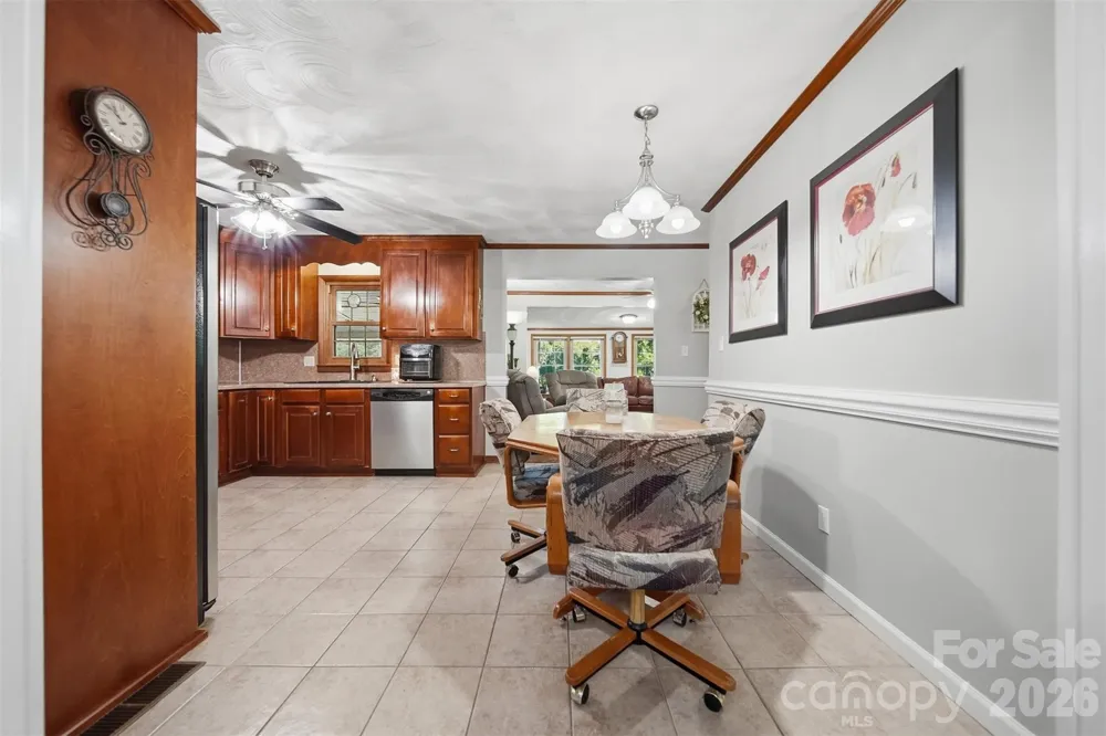 3210 W Calvin Street Claremont, NC 28610