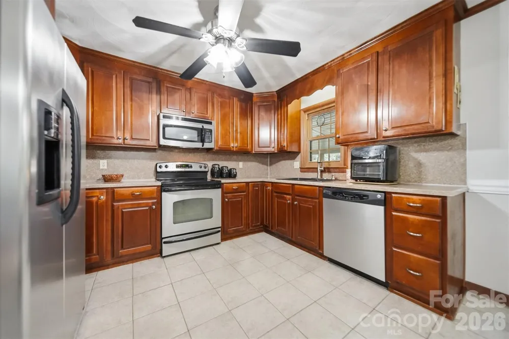 3210 W Calvin Street Claremont, NC 28610