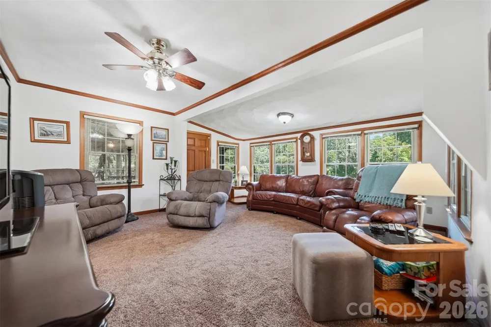 3210 W Calvin Street Claremont, NC 28610