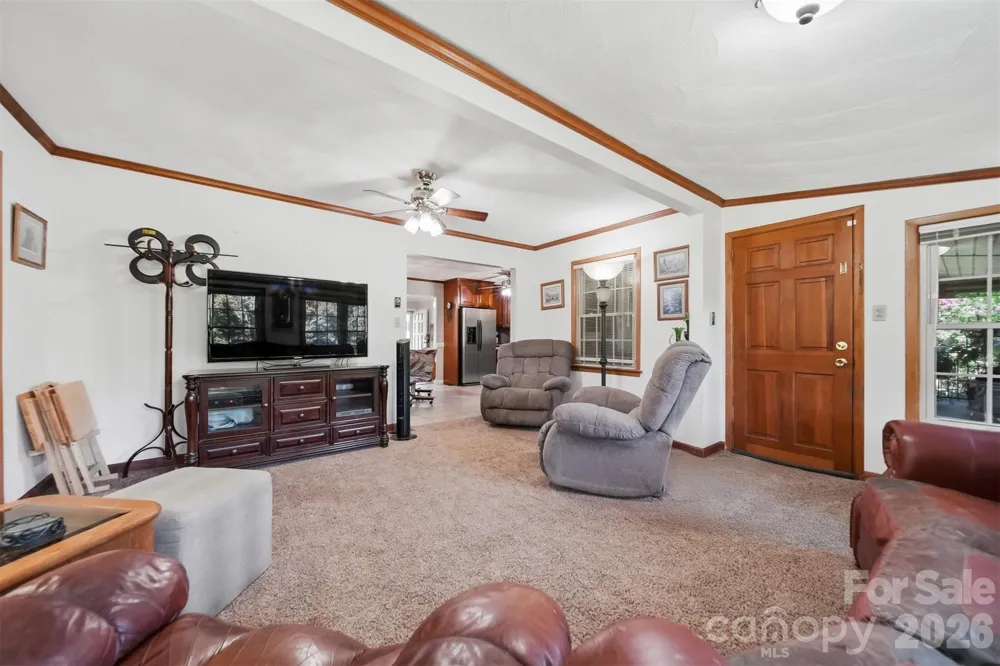 3210 W Calvin Street Claremont, NC 28610