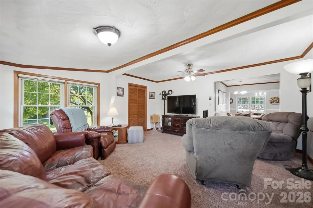 3210 W Calvin Street Claremont, NC 28610