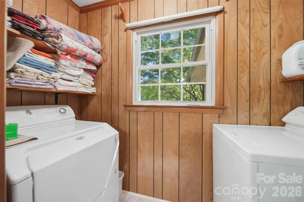 3210 W Calvin Street Claremont, NC 28610