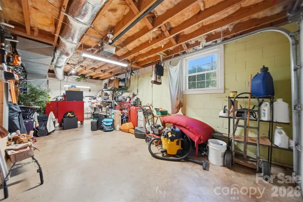 3210 W Calvin Street Claremont, NC 28610