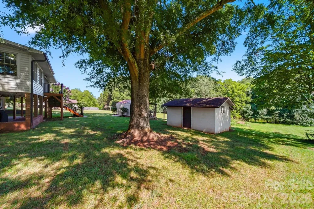 3210 W Calvin Street Claremont, NC 28610