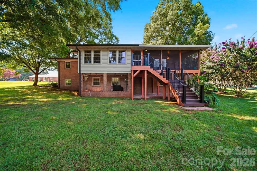 3210 W Calvin Street Claremont, NC 28610
