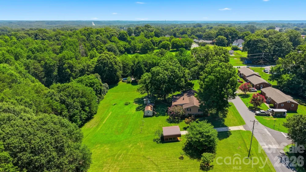 3210 W Calvin Street Claremont, NC 28610