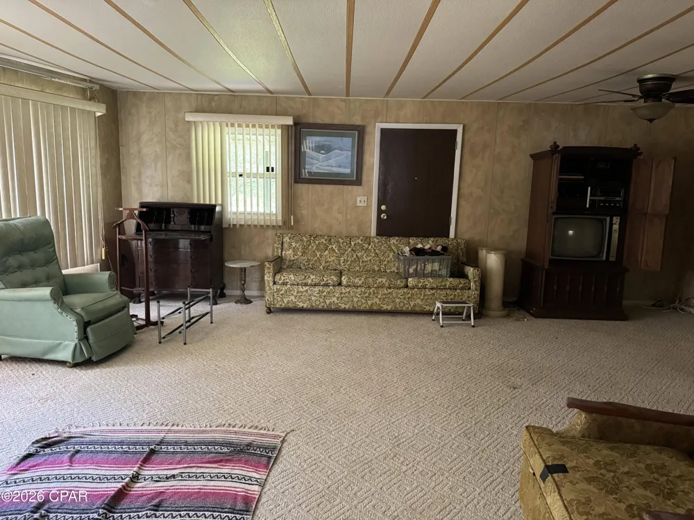 1929 Holmes Creek Road Graceville, FL 32440