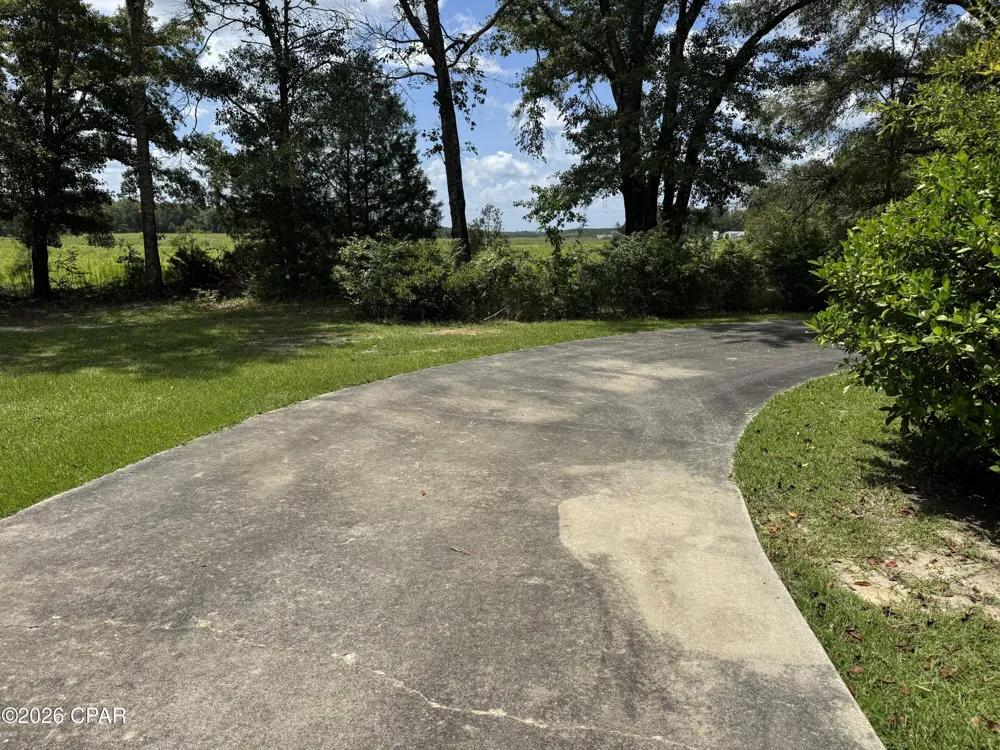 1929 Holmes Creek Road Graceville, FL 32440