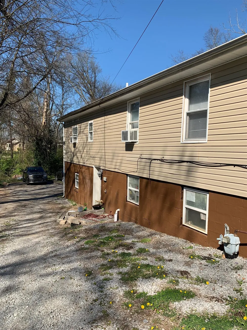 1117 Hyman St #B Clarksville, TN 37040