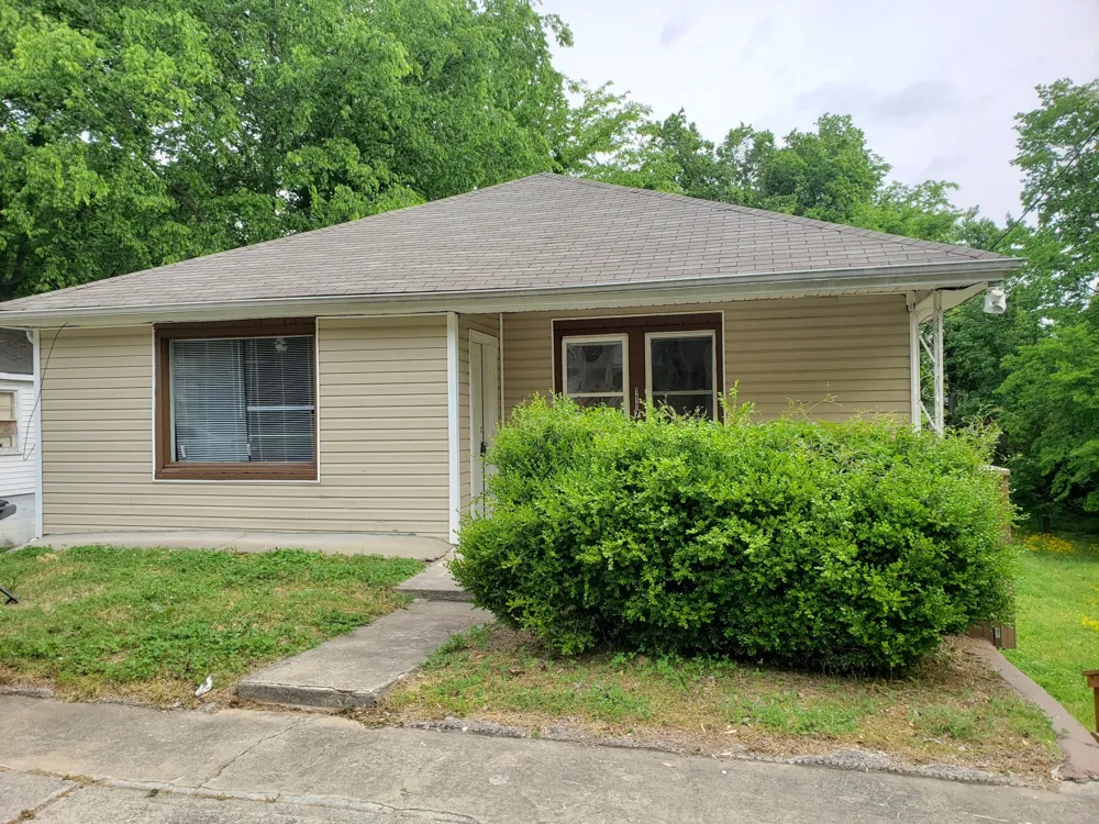 1117 Hyman St #B Clarksville, TN 37040