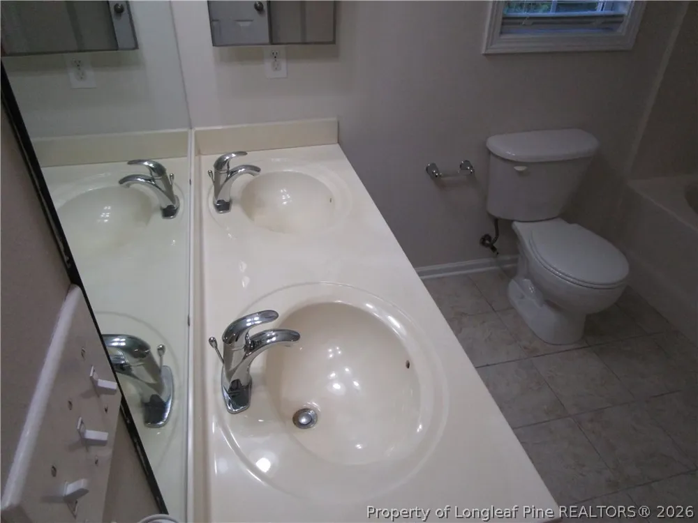 4110 Craigwood Lane Hope Mills, NC 28348