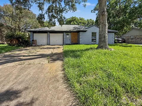 5003 Live Oak Drive