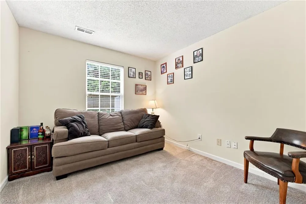 7027 Hill N Dale Drive Kernersville, NC 27284