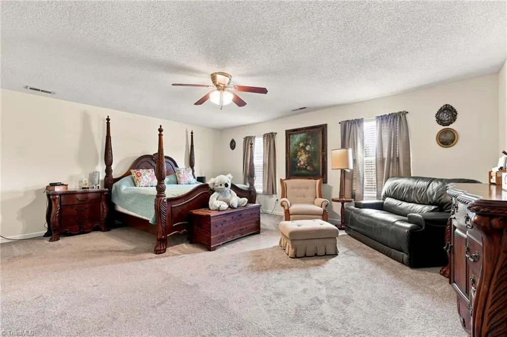 7027 Hill N Dale Drive Kernersville, NC 27284