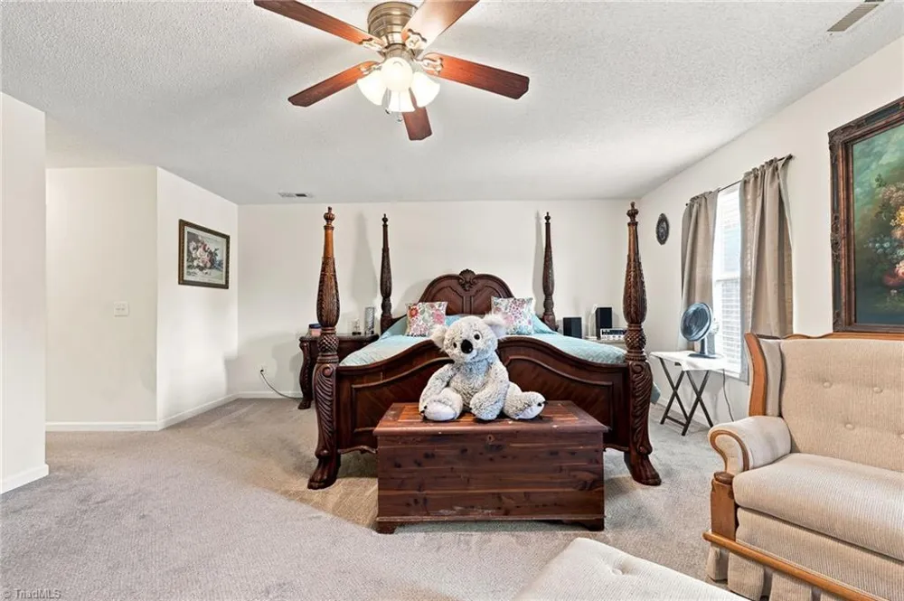 7027 Hill N Dale Drive Kernersville, NC 27284
