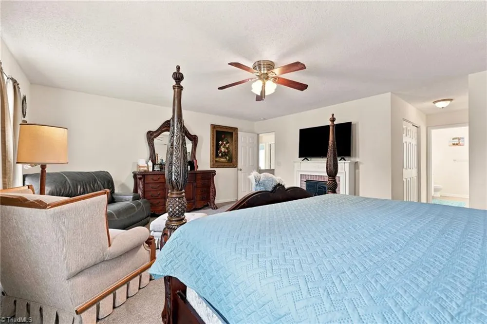 7027 Hill N Dale Drive Kernersville, NC 27284