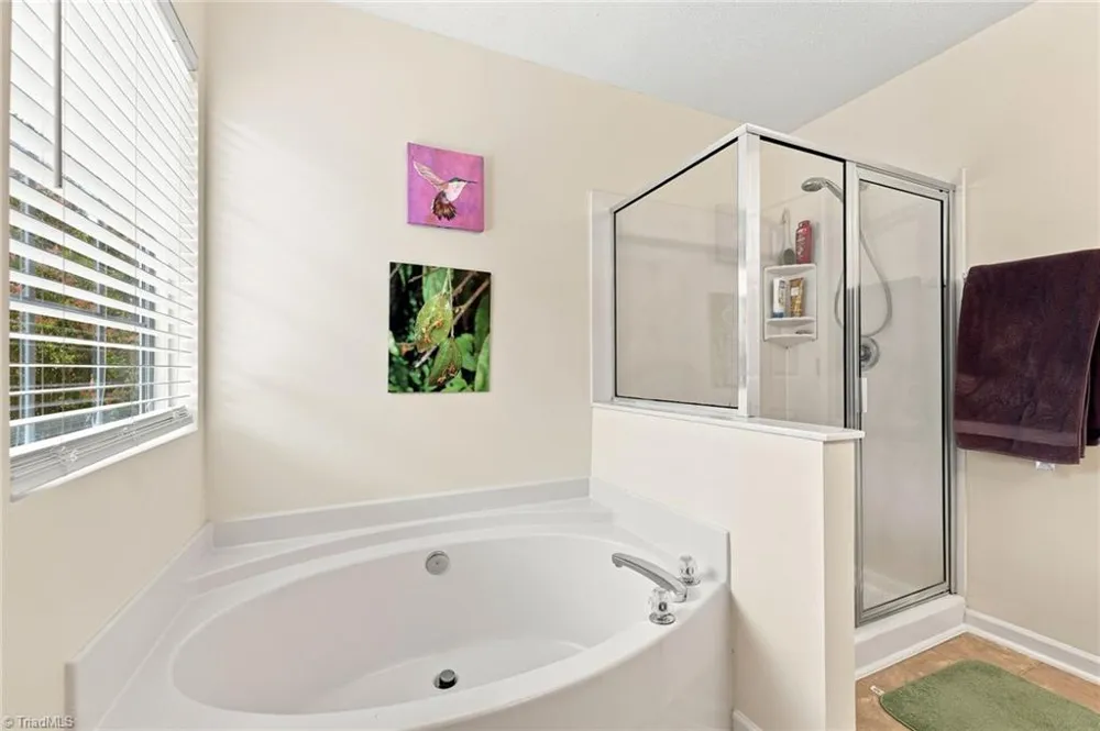 7027 Hill N Dale Drive Kernersville, NC 27284
