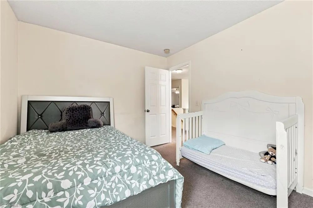 7027 Hill N Dale Drive Kernersville, NC 27284