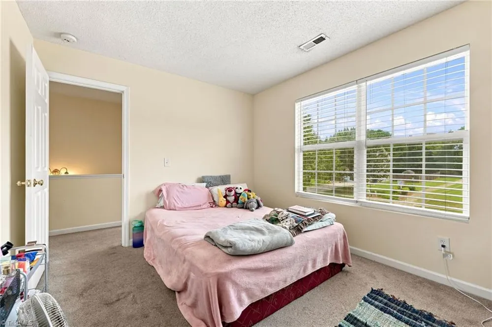 7027 Hill N Dale Drive Kernersville, NC 27284
