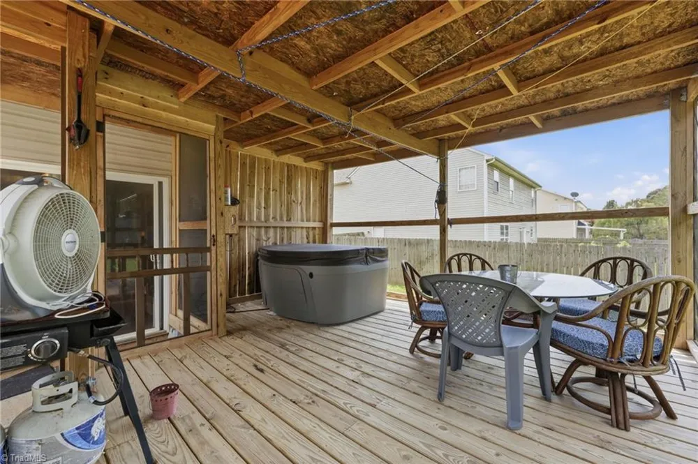 7027 Hill N Dale Drive Kernersville, NC 27284