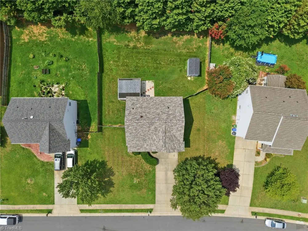 7027 Hill N Dale Drive Kernersville, NC 27284