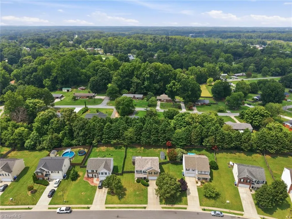 7027 Hill N Dale Drive Kernersville, NC 27284
