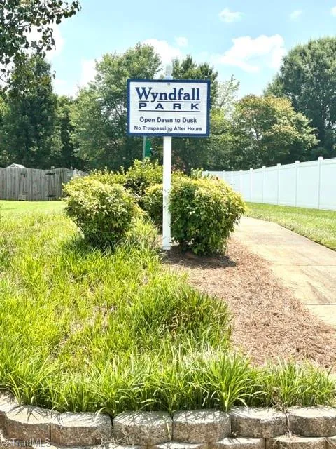 7027 Hill N Dale Drive Kernersville, NC 27284