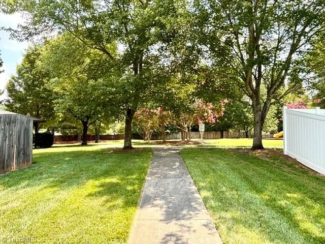 7027 Hill N Dale Drive Kernersville, NC 27284