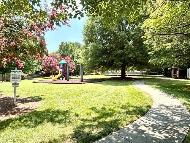 7027 Hill N Dale Drive Kernersville, NC 27284