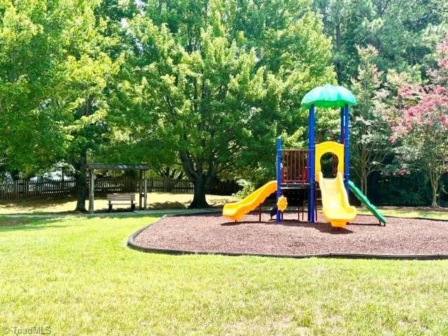 7027 Hill N Dale Drive Kernersville, NC 27284