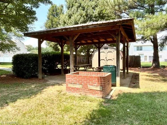 7027 Hill N Dale Drive Kernersville, NC 27284